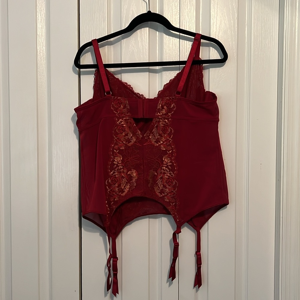 Red and Gold - Picture 2 of 4